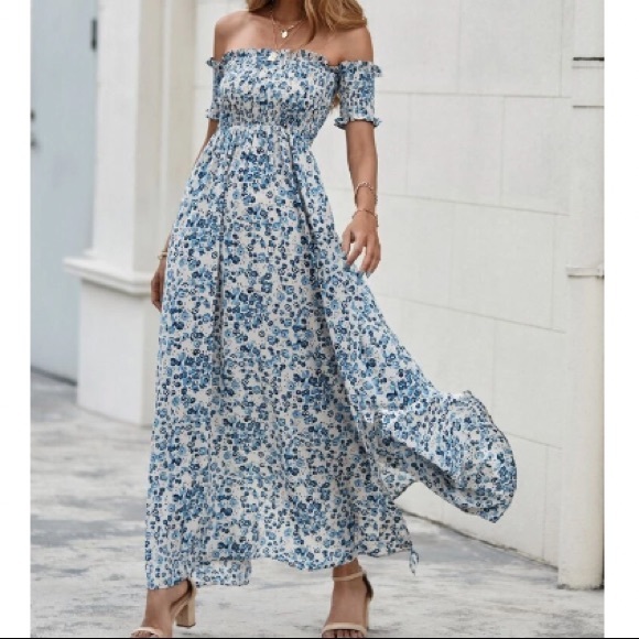 Dresses & Skirts - Boho floral shirred off shoulder maxi dress